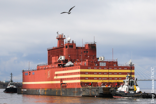 Предотвращено сближение плавучей АЭС «Академик Ломоносов» с «антиядерным» судном