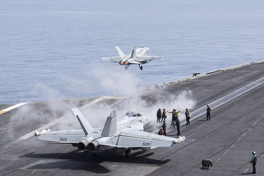 Американский авианосец «Гарри Трумэн» готов к нанесению ударов по целям в Сирии