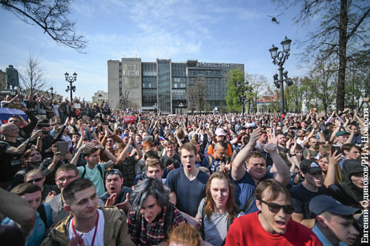 Эксперты рассказали, зачем россияне выходят на митинги