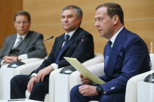 Медведев оценил сложность поставленных Путиным задач