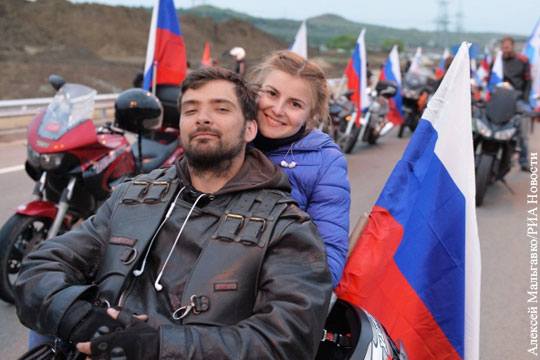 На Крымском мосту произошло массовое нарушение ПДД