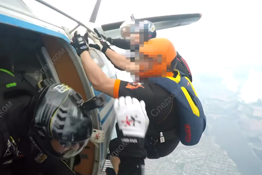 СК показал видео смертельного прыжка парашютистов в Татарстане