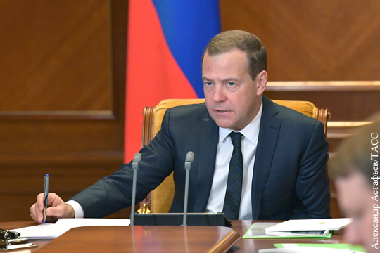 Медведев обозначил срок начала работы над «суперуказом» Путина