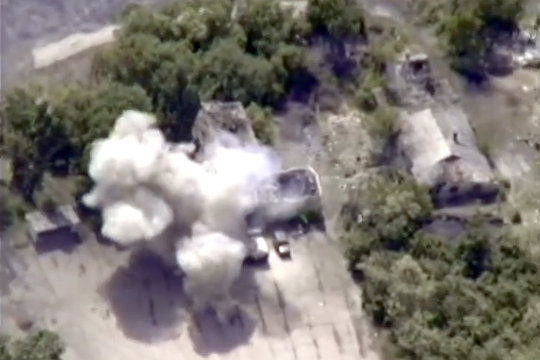 Появилось видео уничтожения украинской бронетехники под Горловкой