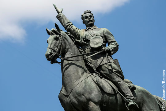 Кличко выступил против переноса памятника Щорсу