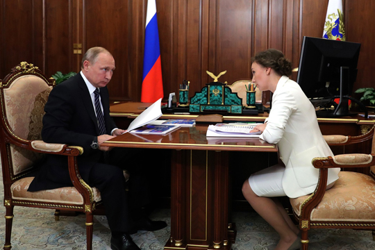 Путин пообещал подумать над включением в оценку губернаторов «детского компонента»