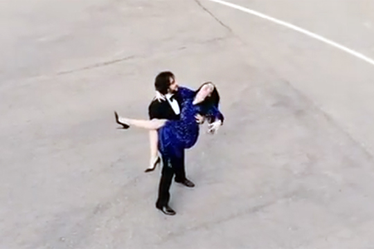 Опубликованы фото и видео откровенного танца Киркорова и Бузовой