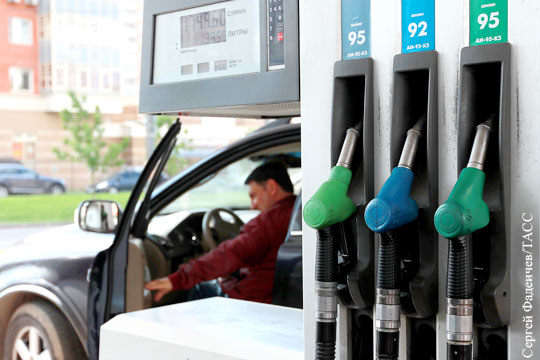 Россияне назвали причины роста цен на бензин