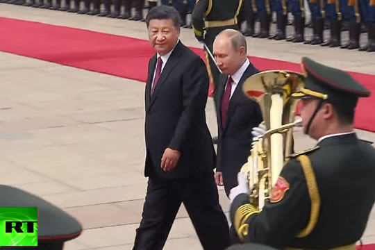 Путина в Пекине встретили «Катюшей»