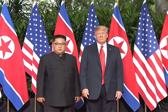 Трамп с Ким Чен Ыном собрались подписать документы