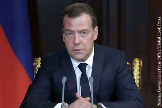 Медведев возложил на бизнес часть нагрузки за повышение уровня жизни пенсионеров