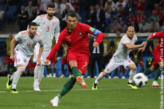Роналду оформил хет-трик в матче против Испании в Сочи