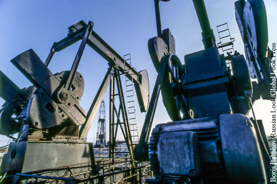 Страны ОПЕК решили увеличить добычу нефти