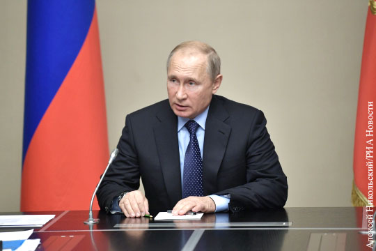 Путин поручил упростить предоставление вида на жительство знающим русский