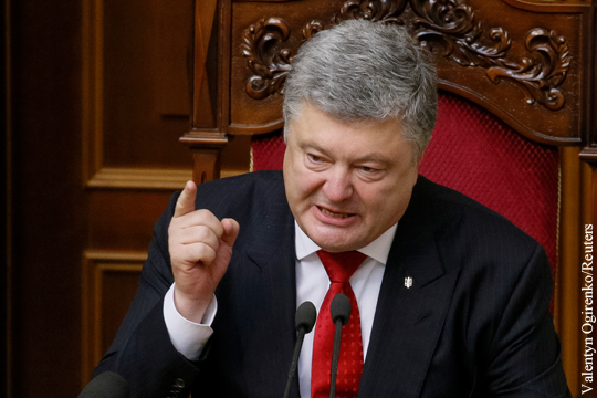 Порошенко пообещал поднять украинский флаг над Севастополем