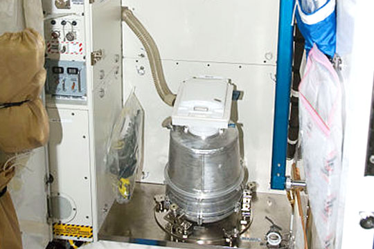НАСА попросило Россию отремонтировать туалет у американцев на МКС