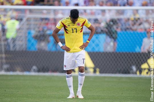 Колумбийского футболиста уличили в грязном приеме в матче против Англии