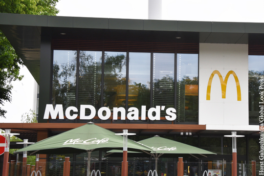 McDonald's прекратила продажи салатов в 14 штатах США из-за массового отравления