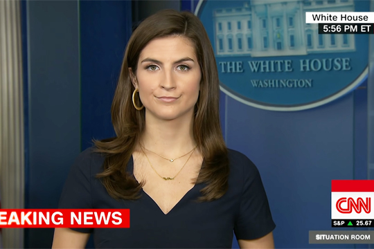 Репортера CNN выставили из Белого дома за неуместные вопросы