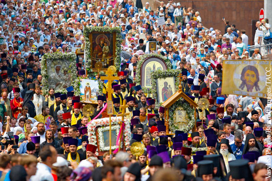 СБУ попыталась помешать верующим попасть на крестный ход в Киев
