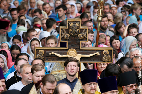 На крестный ход в Киеве вышли 250 тыс. верующих