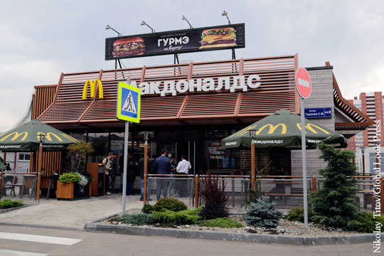 Выручка McDonald’s в России упала впервые с 1999 года