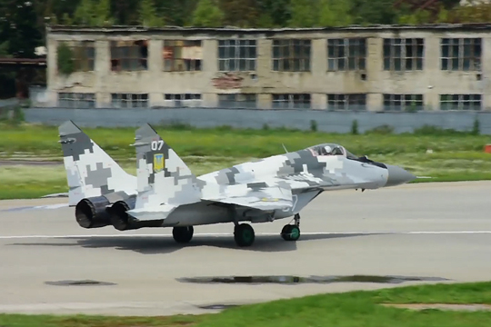 Порошенко презентовал новые боевые самолеты украинской армии