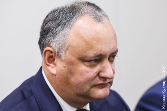 Додон пригрозил сменой конституционного строя в Молдавии