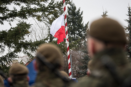 Польский солдат сильно избил американских военных