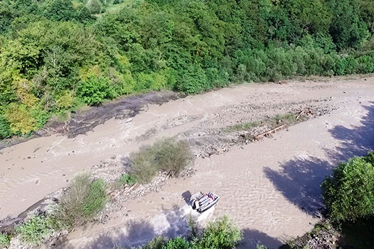 Спасатели нашли тело одного из двух унесенных течением реки детей в Сочи 