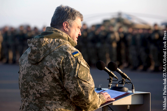 Порошенко поручил заменить приветствие в ВСУ на «Слава Украине!»