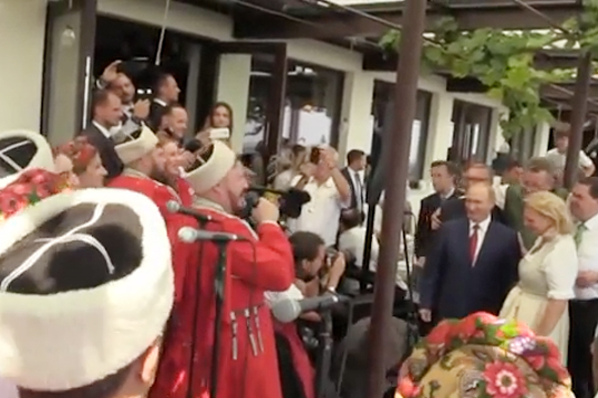 Артисты казачьего хора рассказали о «шокированных» гостях на свадьбе в Австрии