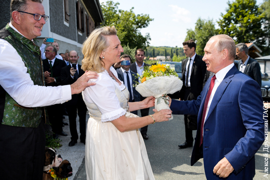 На Украине придумали «страшную месть» Австрии за свадьбу с участием Путина