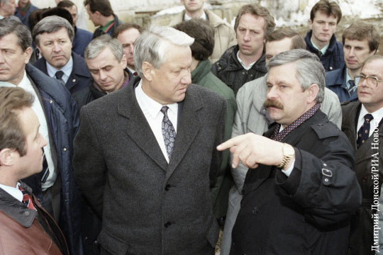 Руцкой: Это я отговорил Ельцина бежать в посольство США