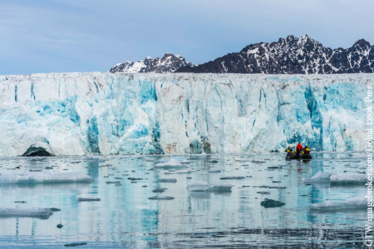 В Арктике начал вскрываться самый старый и толстый лед