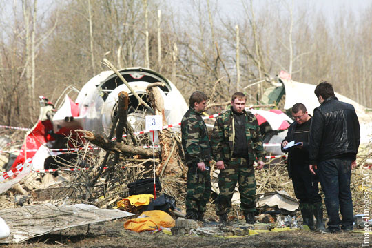 Польша попросила еще раз осмотреть обломки упавшего под Смоленском Ту-154