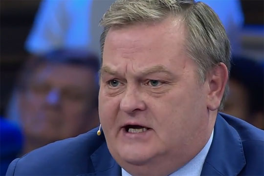 На российском ТВ обсудили сброс «всего одной бомбочки» на Киев