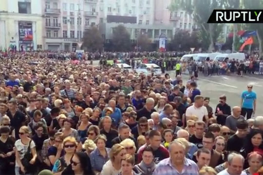 Проститься с Захарченко пришли 120 тысяч человек