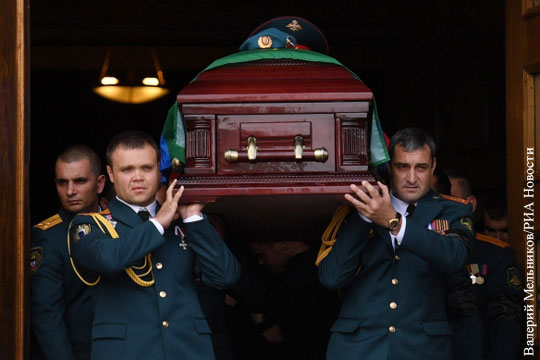 Захарченко похоронили в «Донецком море» рядом с Гиви и Моторолой