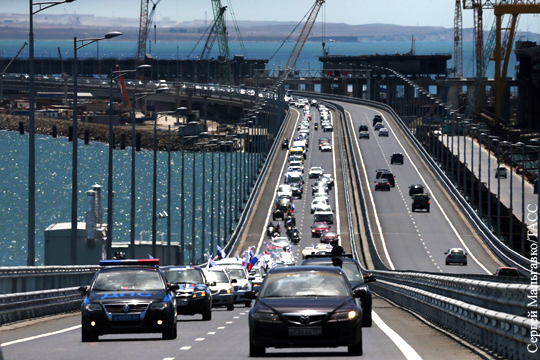 Крымский мост за лето превзошел годовой показатель паромной переправы