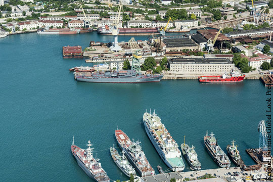 Киев пожаловался на задержание украинского судна в Крыму