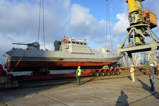Украина спустила на воду в Азовском море два боевых речных катера