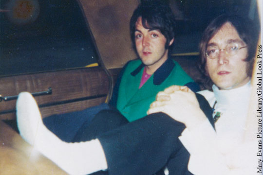 Маккартни рассказал об эротическом эпизоде с участием Леннона и неожиданной концовкой