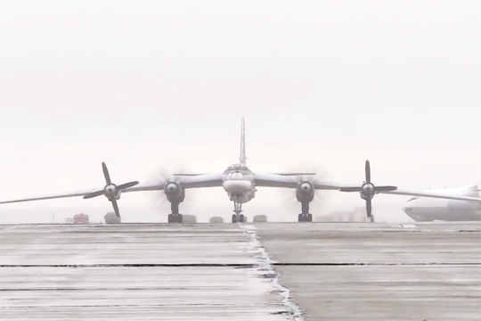 F-22 подняли по тревоге из-за российских Ту-95 у берегов Аляски