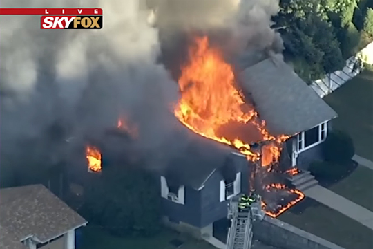 Взрывы газа и пожары произошли в десятках домов в Массачусетсе