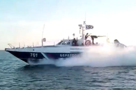 Адмирал оценил действия российского катера, напугавшего пограничников Украины