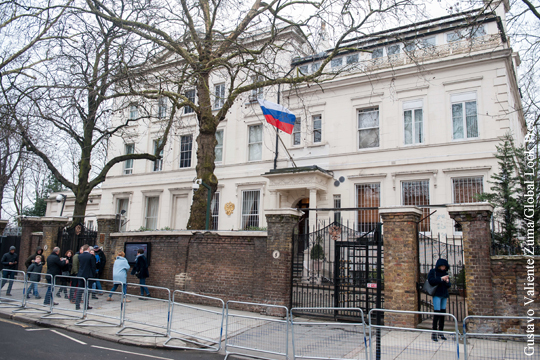 Российское посольство объяснило отказ оправдываться по «делу Скрипалей»