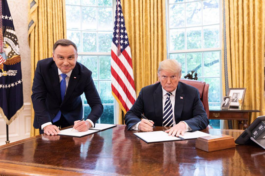 Фото Трампа и Дуды сочли «унижением» президента Польши