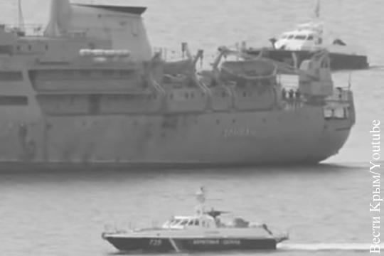 Опубликовано видео прохода украинских кораблей под Крымским мостом
