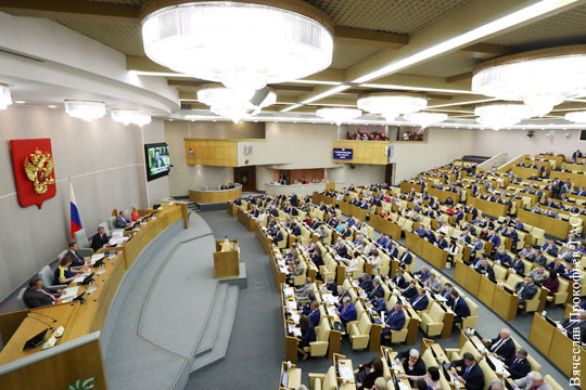 Госдума одобрила законопроект о пенсионных изменениях с поправками Путина